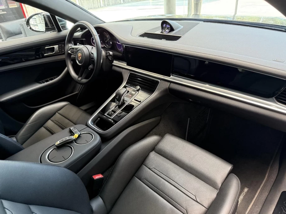 PORSCHE Panamera 4 EHybrid Platinum Edition