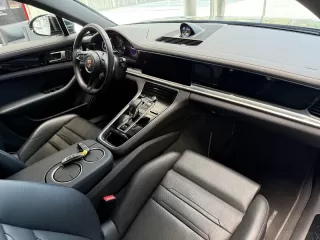 PORSCHE Panamera 4 EHybrid Platinum Edition