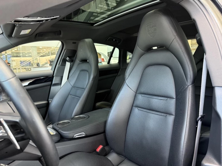 PORSCHE Panamera 4 EHybrid Platinum Edition