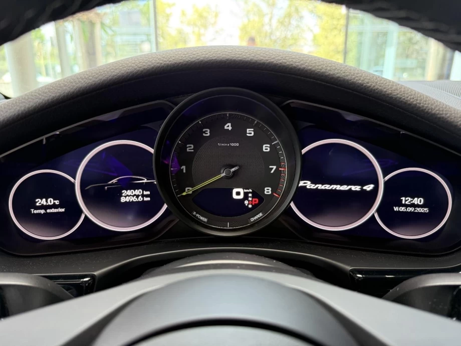 PORSCHE Panamera 4 EHybrid Platinum Edition