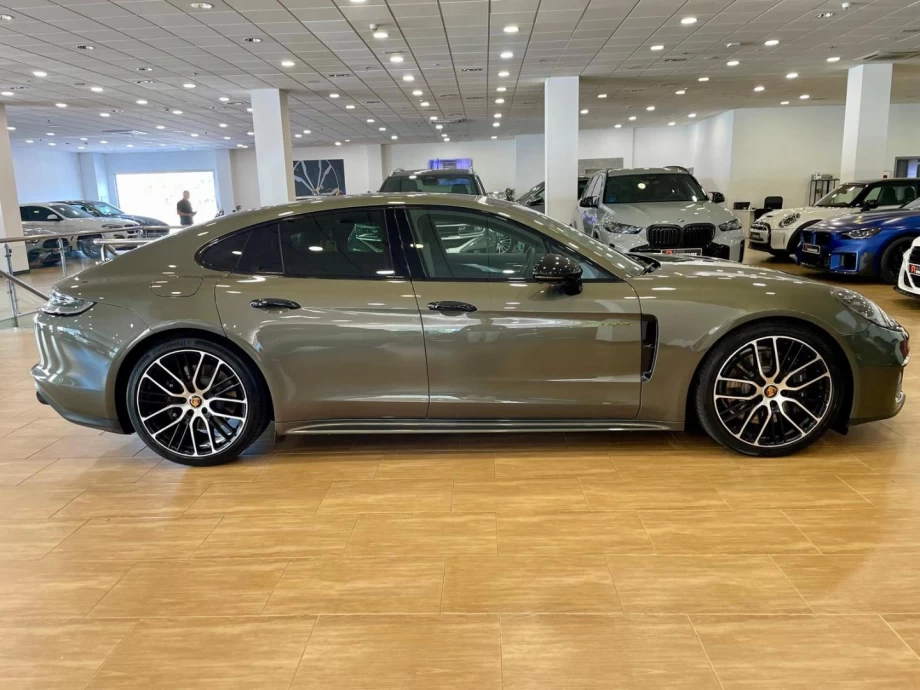 PORSCHE Panamera 4 EHybrid Platinum Edition