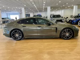 PORSCHE Panamera 4 EHybrid Platinum Edition