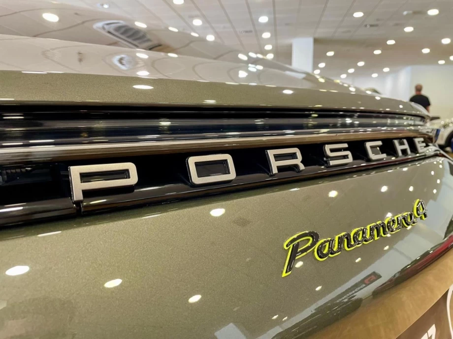PORSCHE Panamera 4 EHybrid Platinum Edition