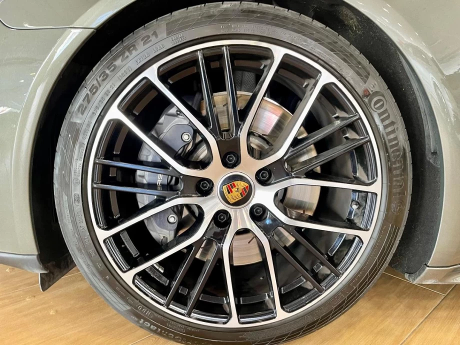 PORSCHE Panamera 4 EHybrid Platinum Edition
