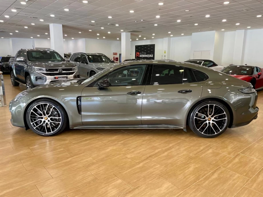 PORSCHE Panamera 4 EHybrid Platinum Edition