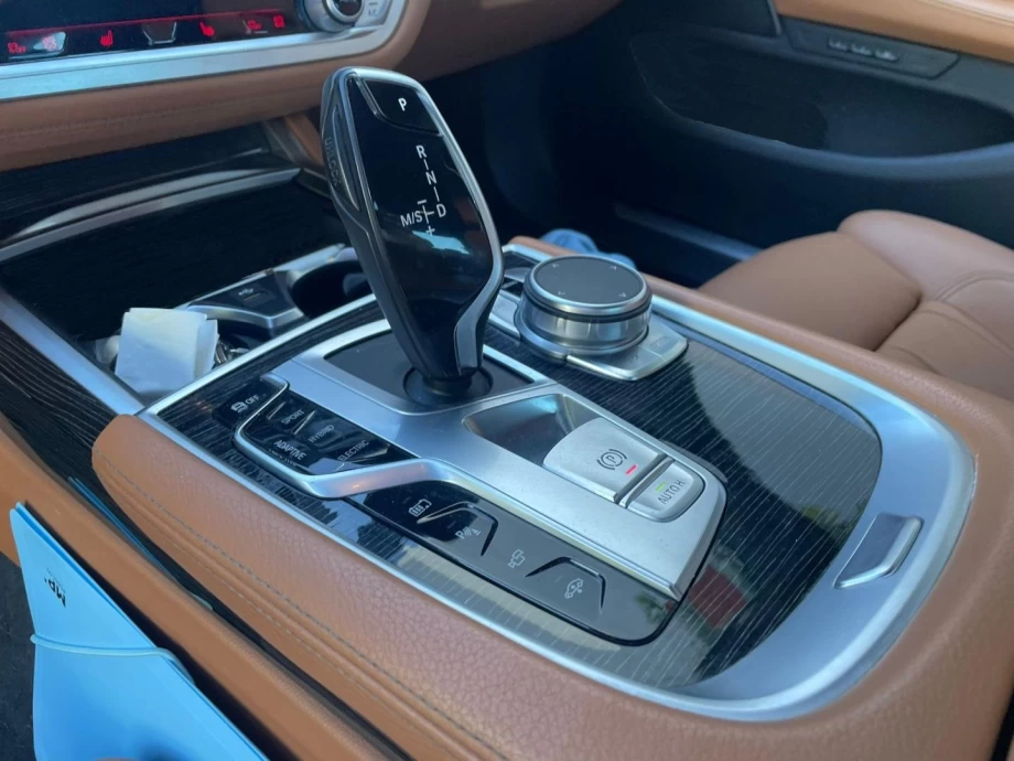 BMW Serie 7 745e PACK M