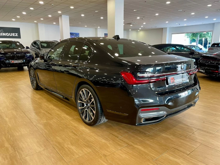 BMW Serie 7 745e PACK M