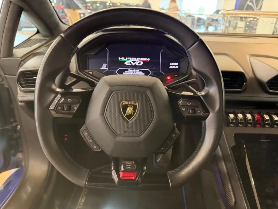 LAMBORGHINI HURACAN EVO