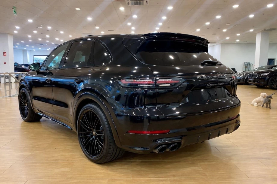 PORSCHE Cayenne Turbo