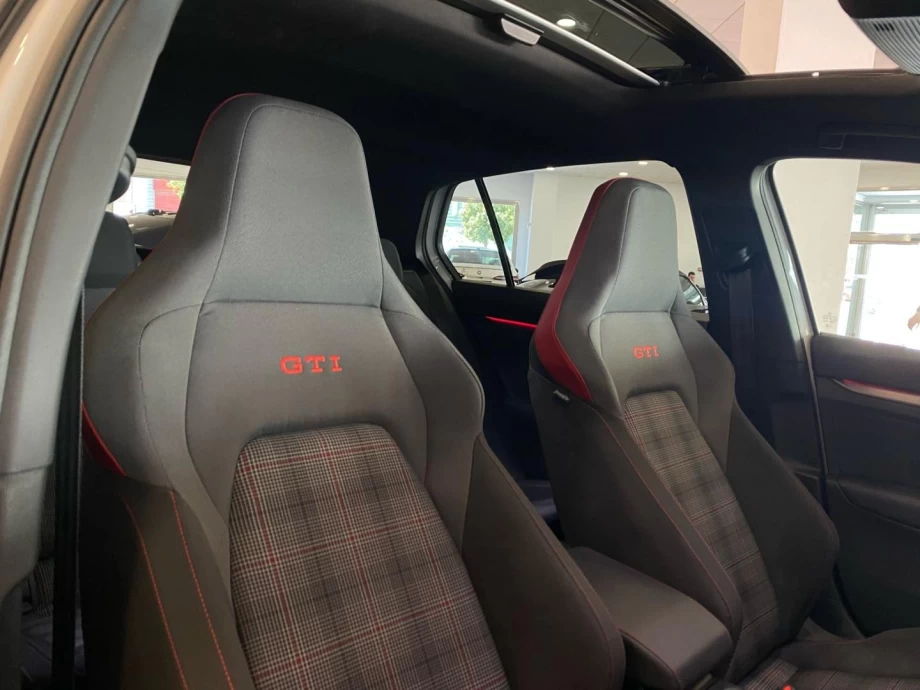 VOLKSWAGEN Golf GTI 2.0 TSI 195kW 265CV DSG