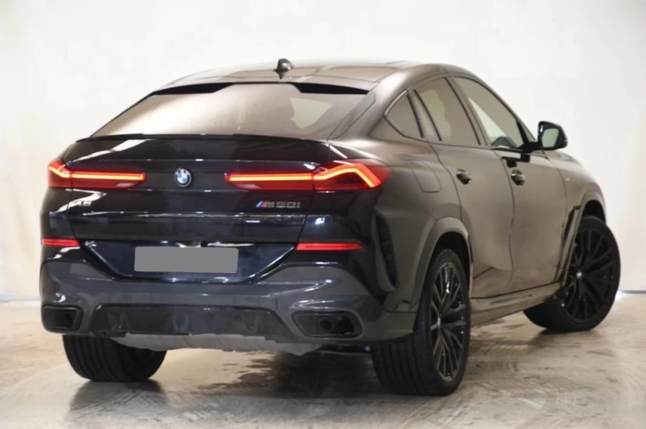 BMW X6 M50i