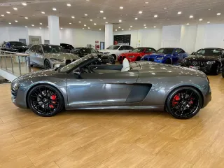 AUDI R8 Spyder 5.2 FSI V10 quattro