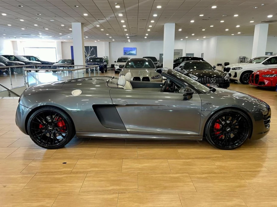 AUDI R8 Spyder 5.2 FSI V10 quattro