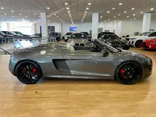 AUDI R8 Spyder 5.2 FSI V10 quattro