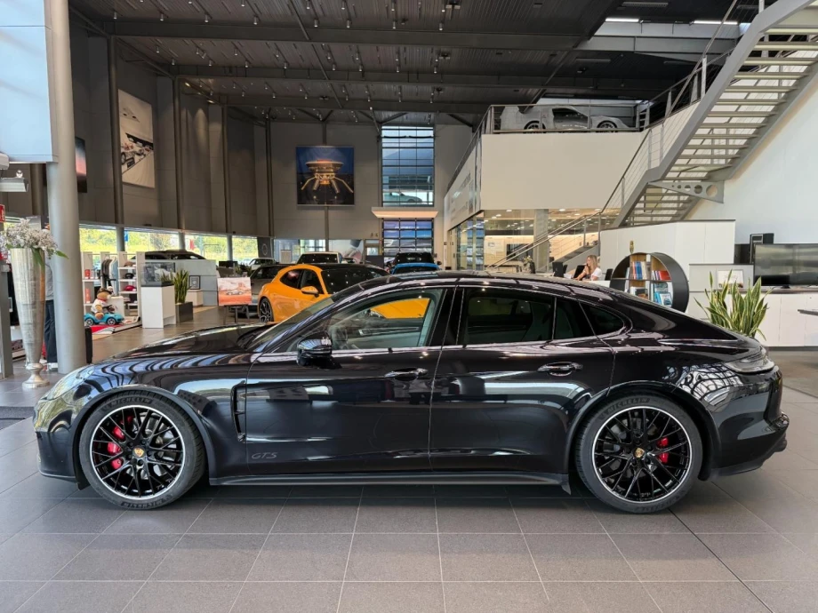 PORSCHE Panamera GTS