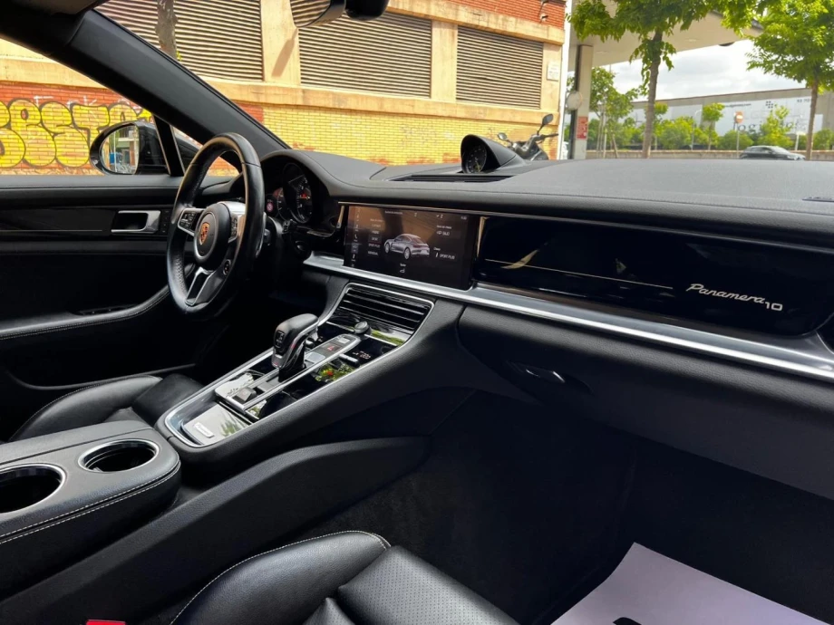 PORSCHE Panamera 10 Anniversary