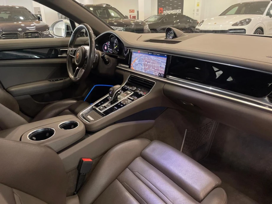 PORSCHE Panamera 4 E-Hybrid