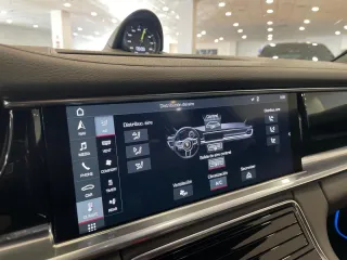 PORSCHE Panamera 4 E-Hybrid