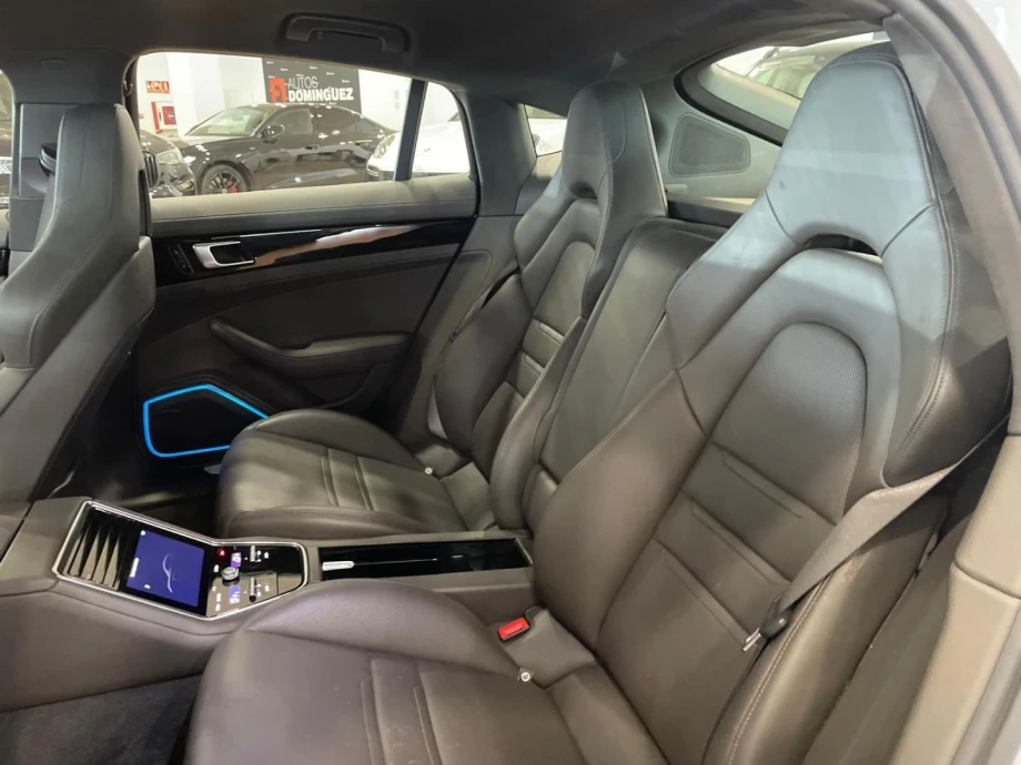 PORSCHE Panamera 4 E-Hybrid