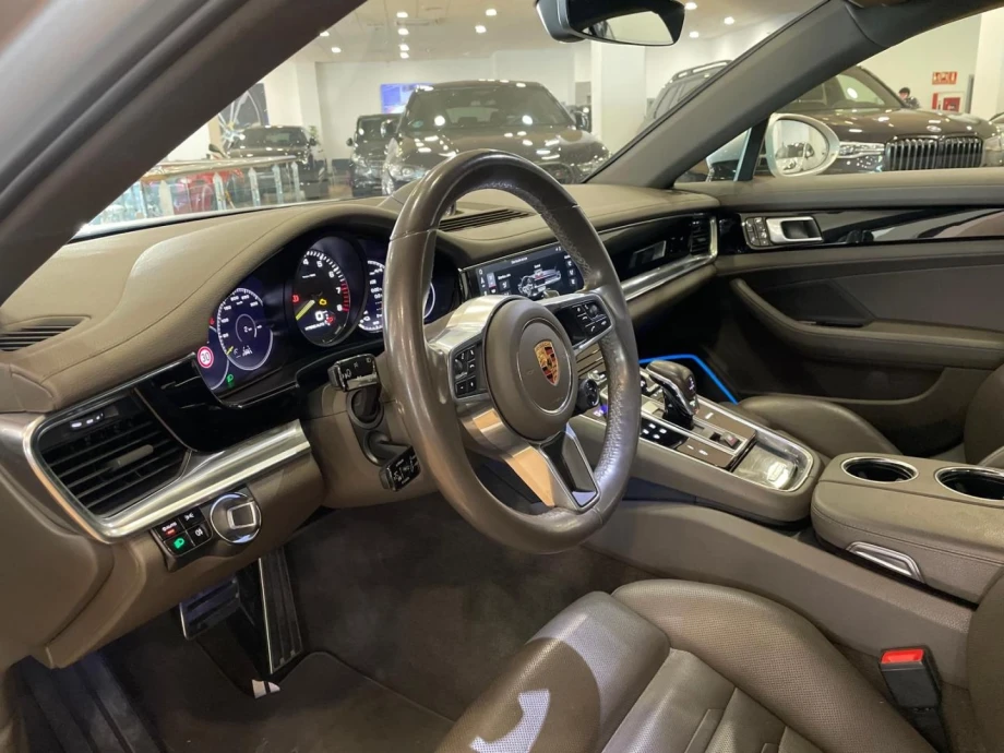 PORSCHE Panamera 4 E-Hybrid