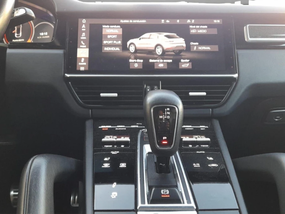 PORSCHE Cayenne Coupé GTS