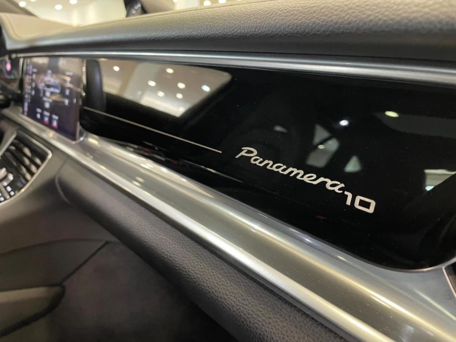 PORSCHE Panamera 10 Anniversary