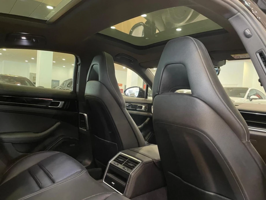 PORSCHE Panamera 10 Anniversary