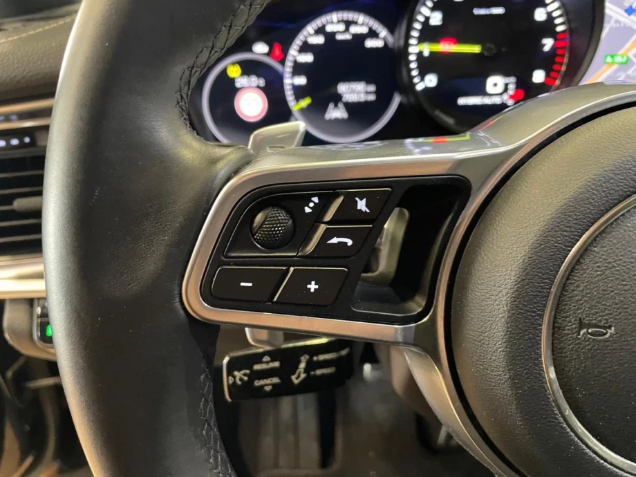 PORSCHE Panamera 10 Anniversary