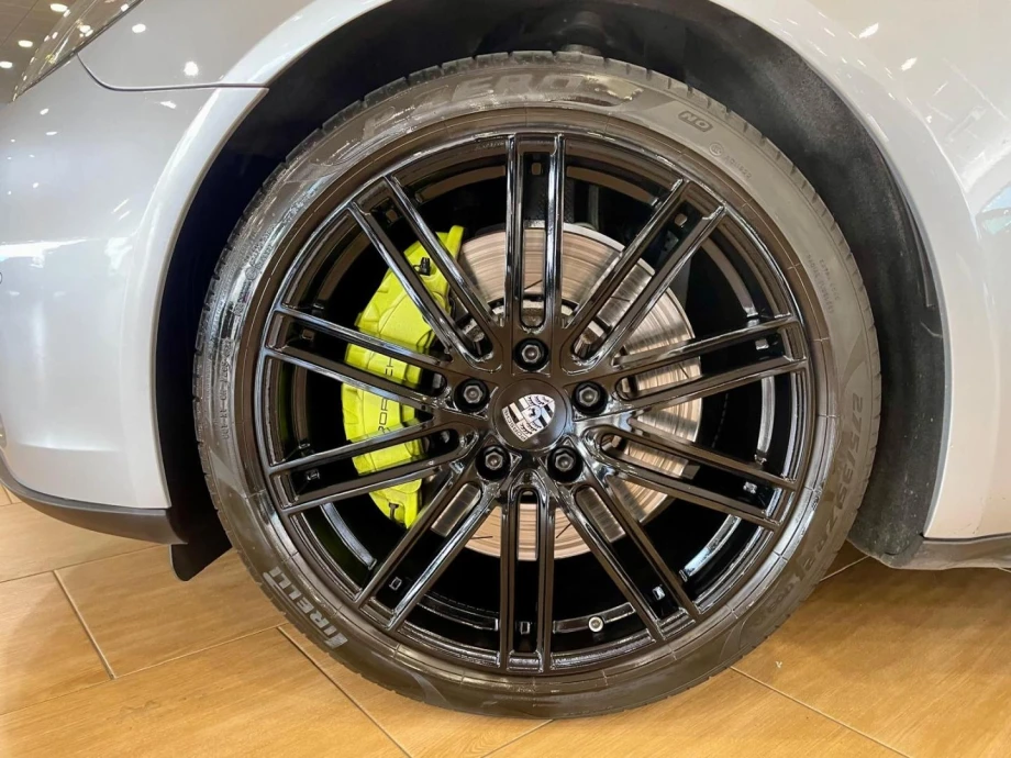 PORSCHE Panamera 4 E-Hybrid