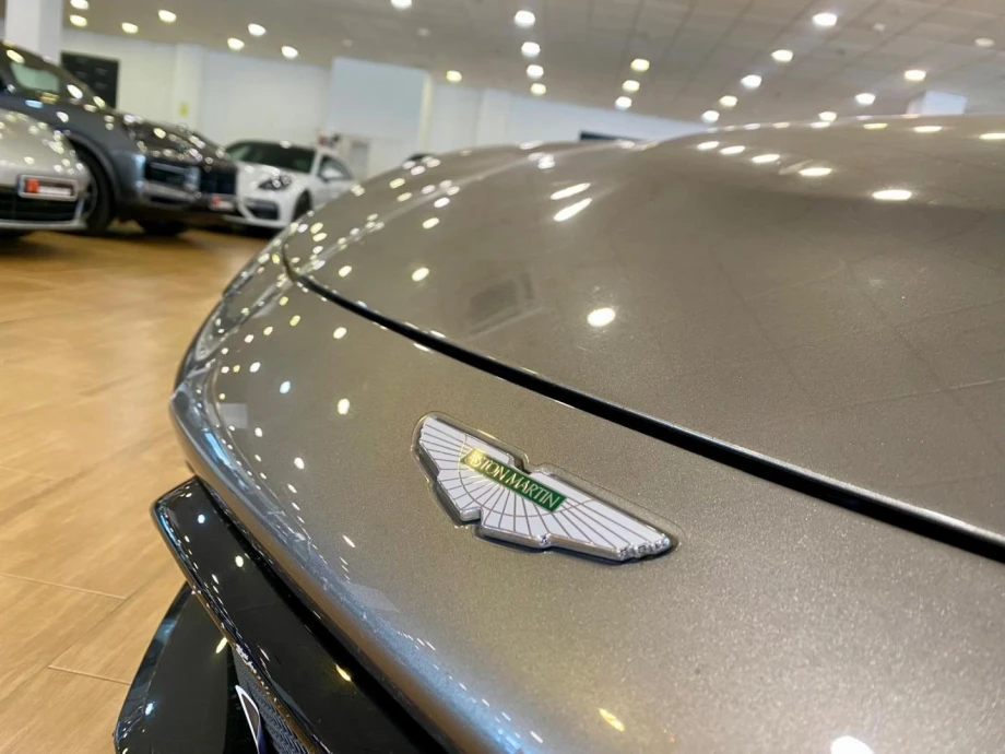 ASTON MARTIN Vantage 4.0 V8