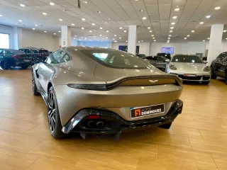 ASTON MARTIN Vantage 4.0 V8