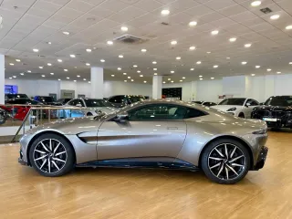 ASTON MARTIN Vantage 4.0 V8