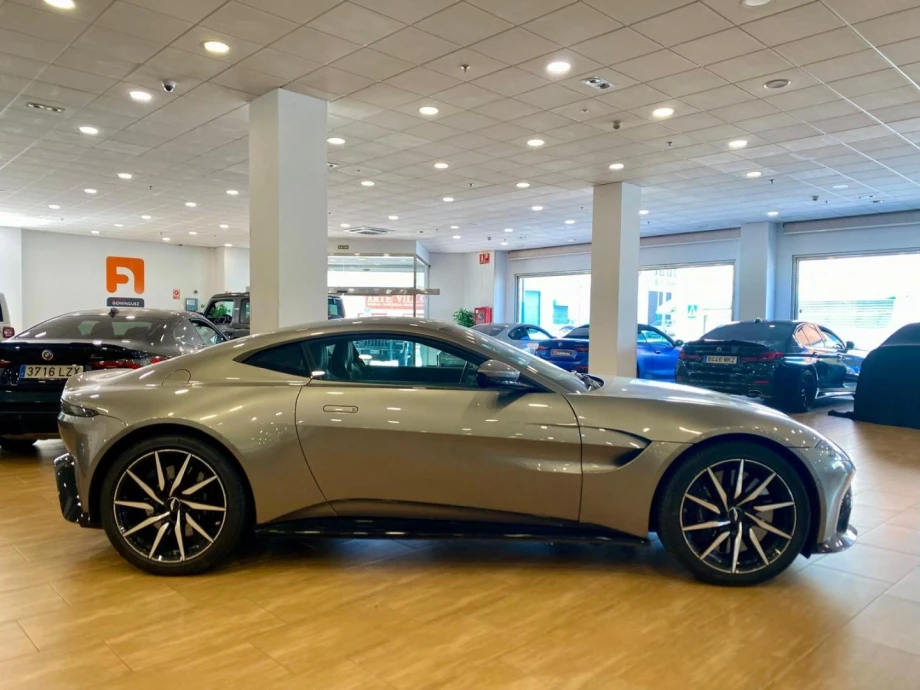 ASTON MARTIN Vantage 4.0 V8