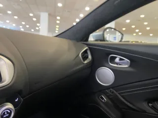 ASTON MARTIN Vantage 4.0 V8