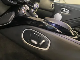 ASTON MARTIN Vantage 4.0 V8