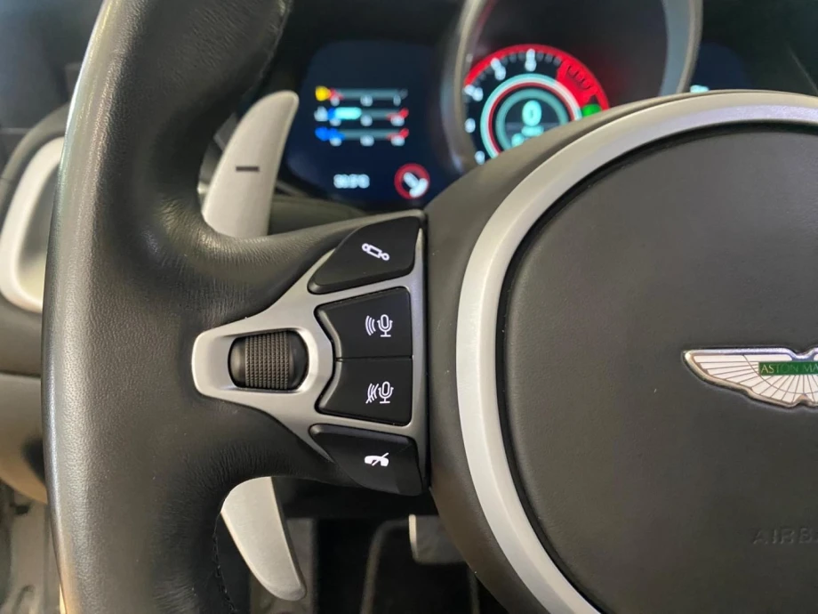 ASTON MARTIN Vantage 4.0 V8