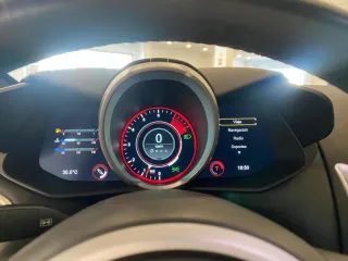 ASTON MARTIN Vantage 4.0 V8