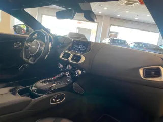 ASTON MARTIN Vantage 4.0 V8