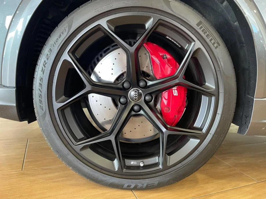 AUDI Q8 RS Q8 performance 471kW quattro tiptron